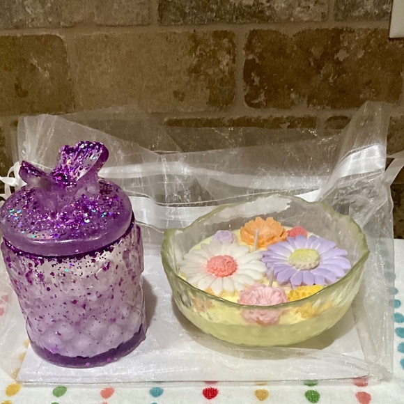 “Flowers & Flames” Soy 2 Wick Candle Bowl  & Butterfly Lavender Soy Candle - Picture 3 of 12